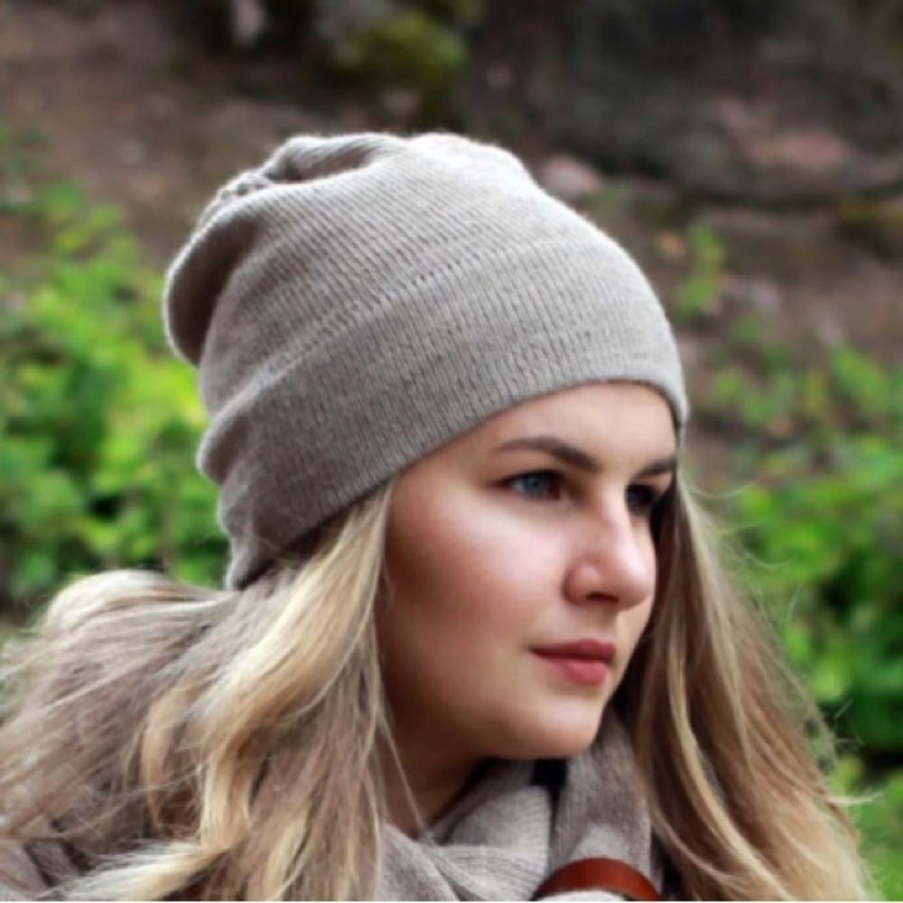 Gray LED Rechargeable Knit Beanie Hat From Adventure Out There NEW